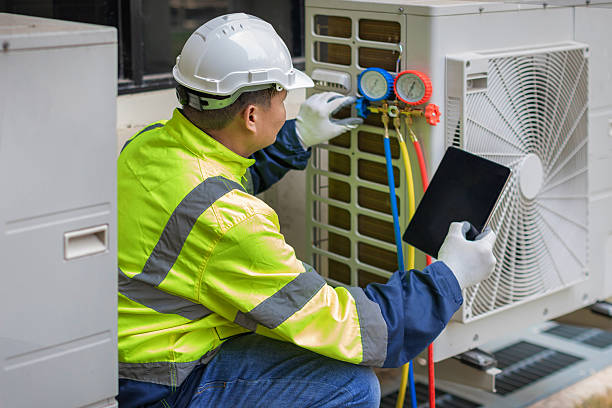 Professional Hvac technician working in Lemont, IL